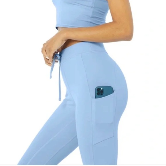 7/8 High-Waist Sculpting Leggings w/ Pockets | Blue Skies | XS - Picture 3 of 6